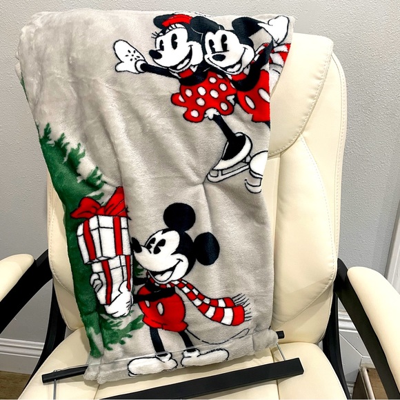 Disney Other - NEW Disney Mickey and Minnie Christmas plush throw blanket